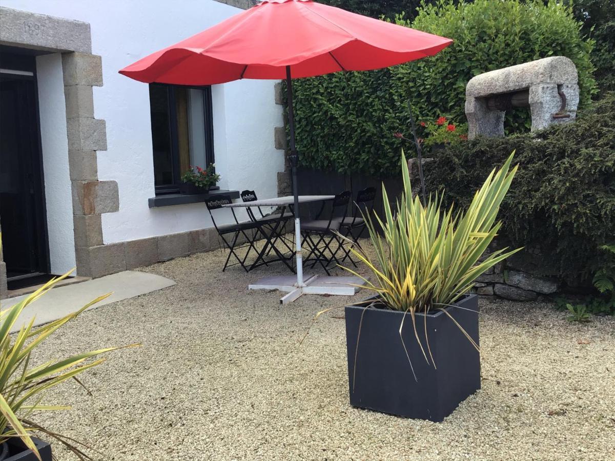 Longere De Kerveguen Argoat Villa Leuhan Exterior photo